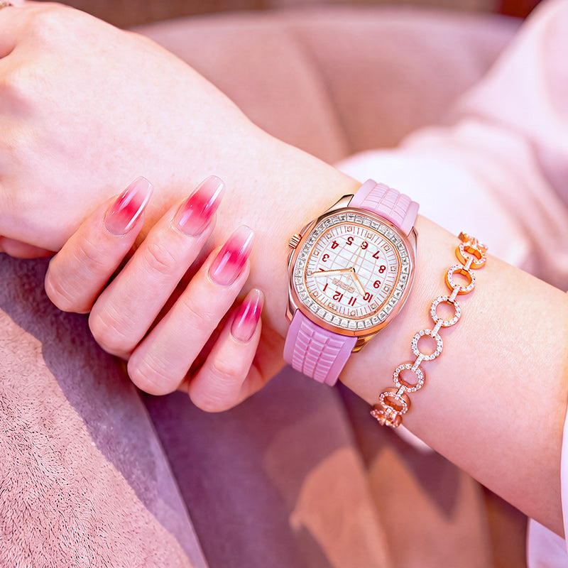 Women's Round Dial Quartz Watch - G76225